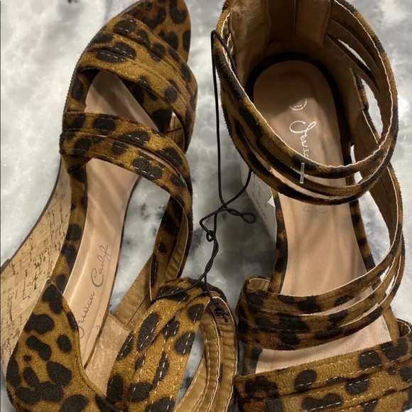 Size 6 leopard print strappy wedges - Picture 1 of 3